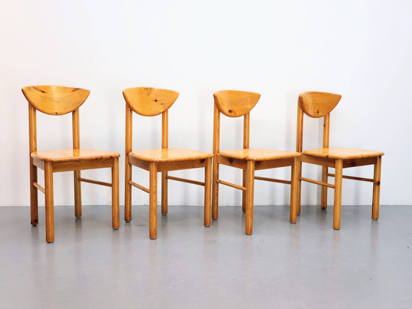 Set van 4 vintage eetkamerstoelen grenen