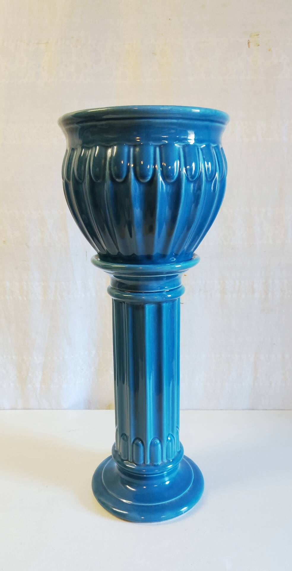 Column and basin in Art Deco style in blue glazed ceramic - mid 20th century.