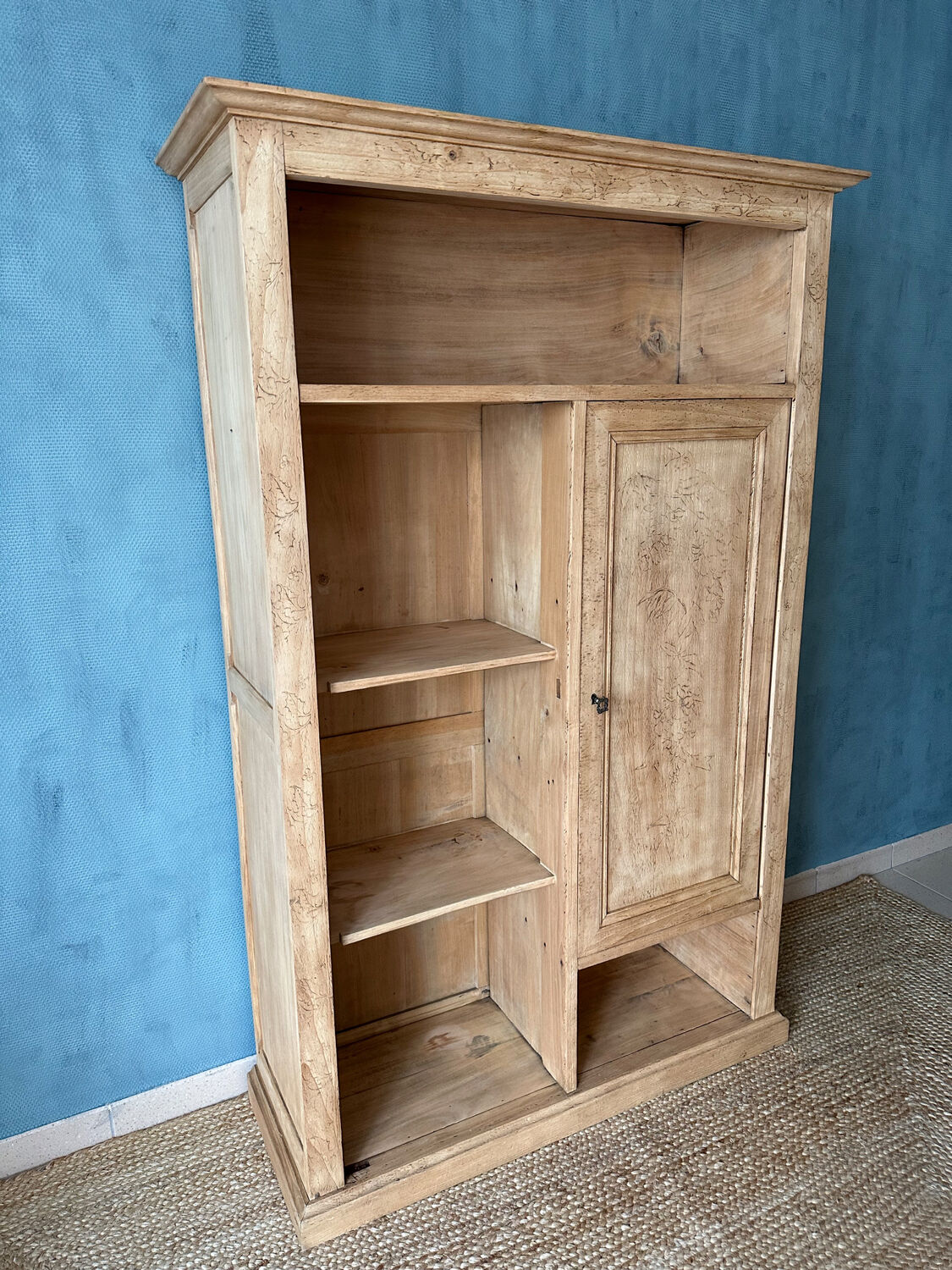 Parisian cabinet