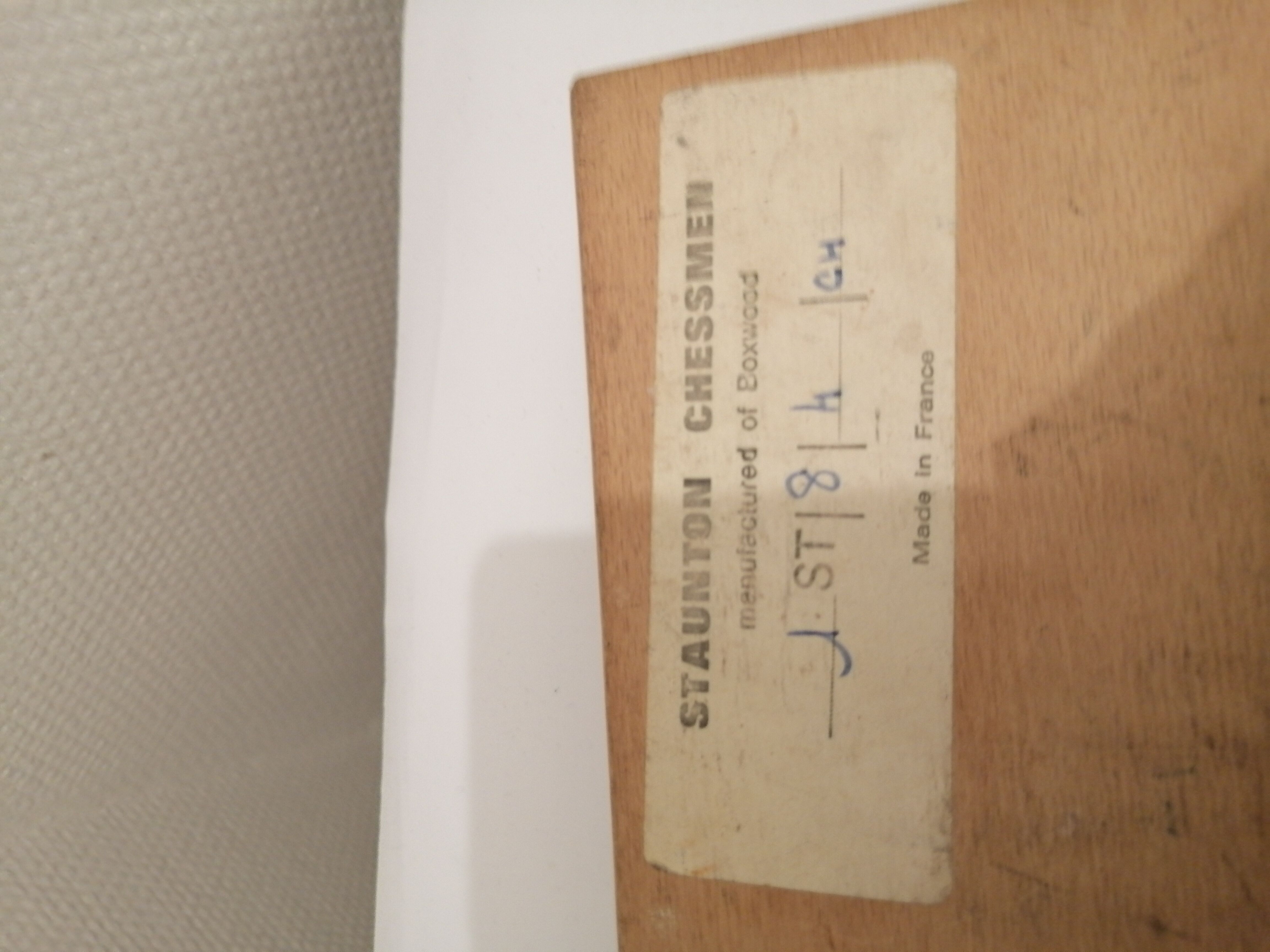 Box of 32 boxwood chess pawns