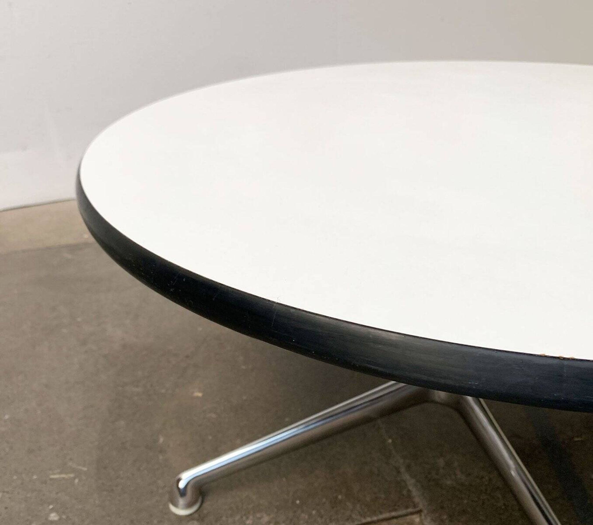 Table d'appoint du milieu du siècle par Charles & Ray Eames pour Herman Miller, années 1960