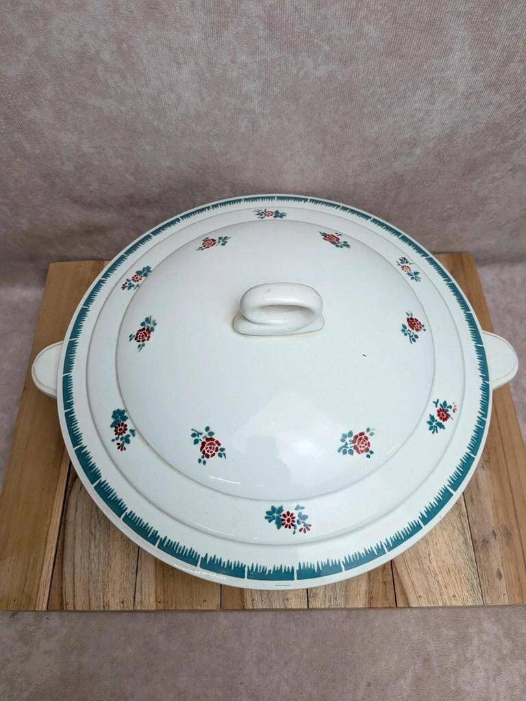 Antique ironstone soup tureen L’Amandinoise
