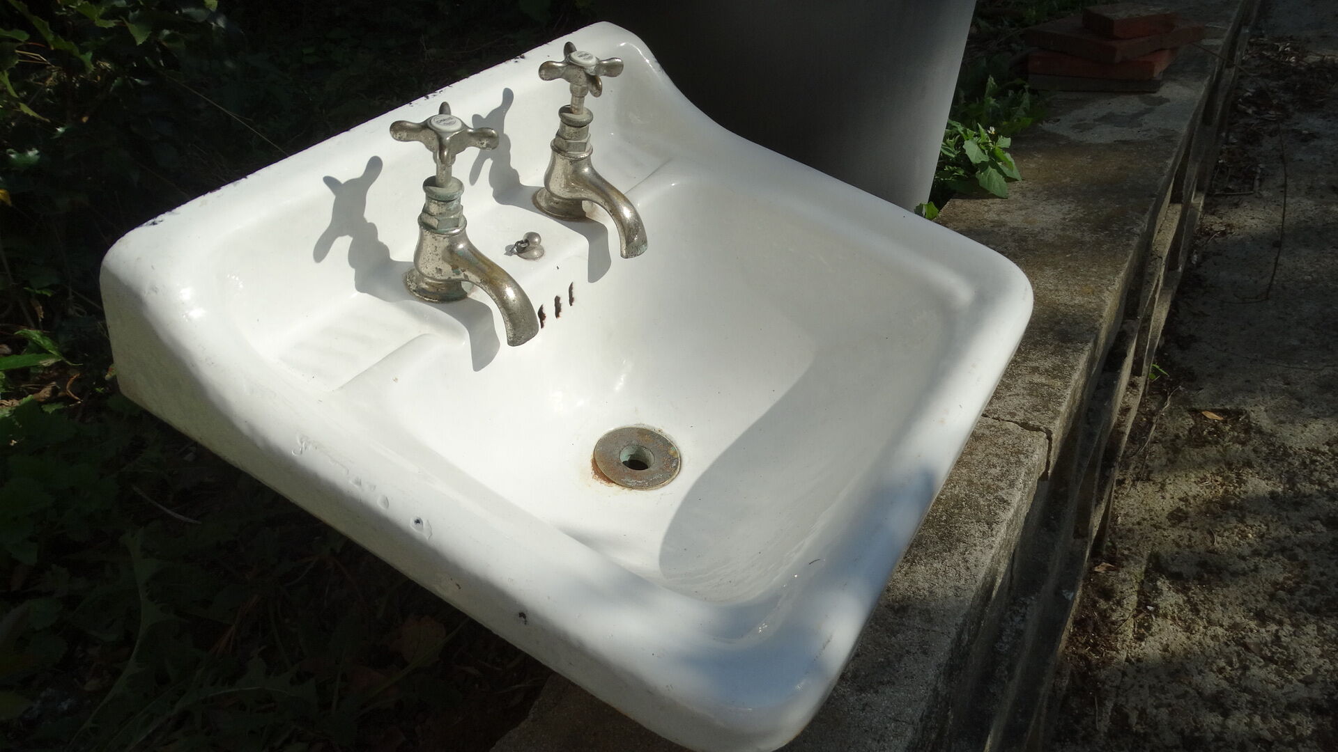 former godin-cast sink Emaillé
