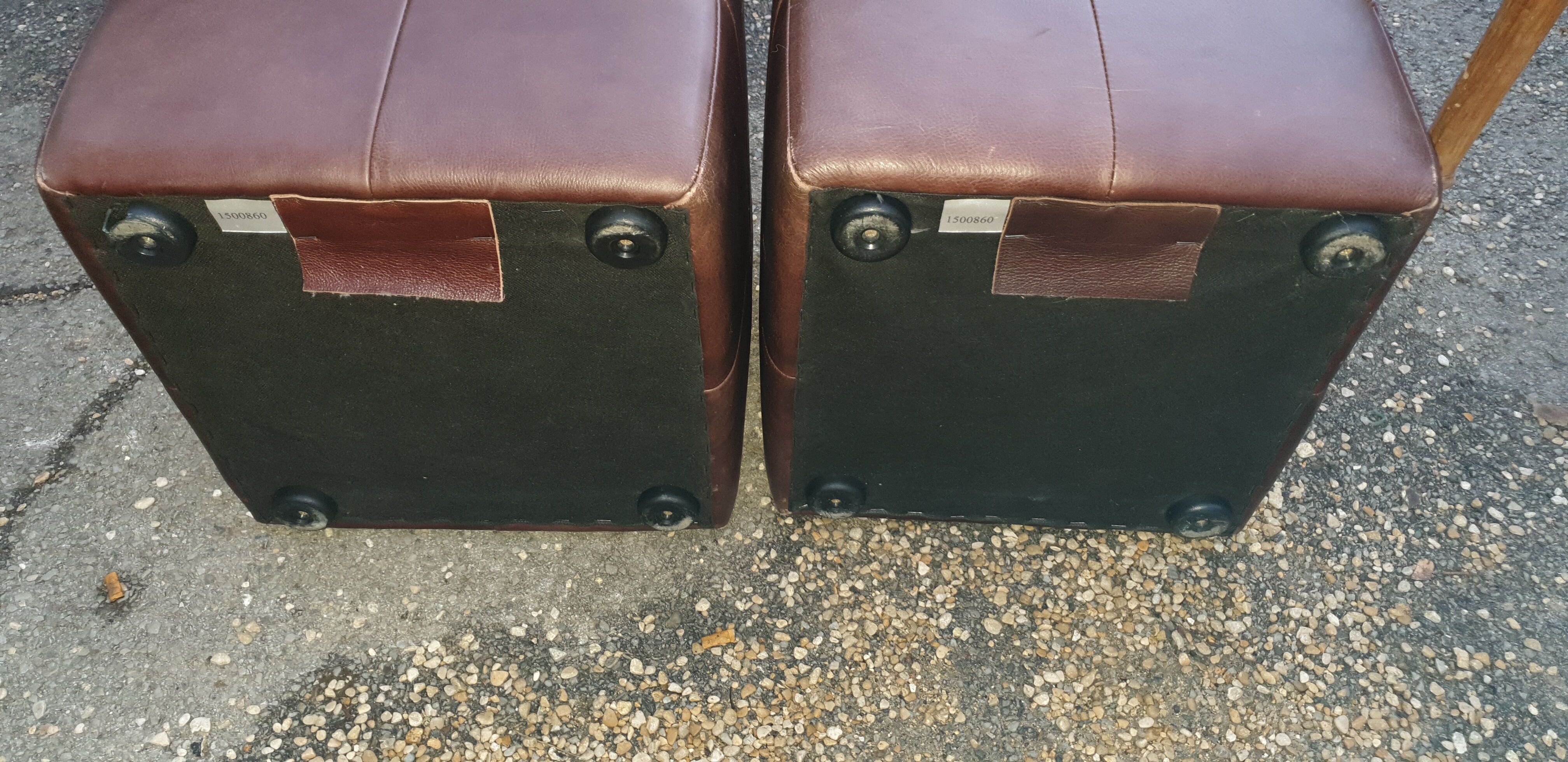 Poufs cuir