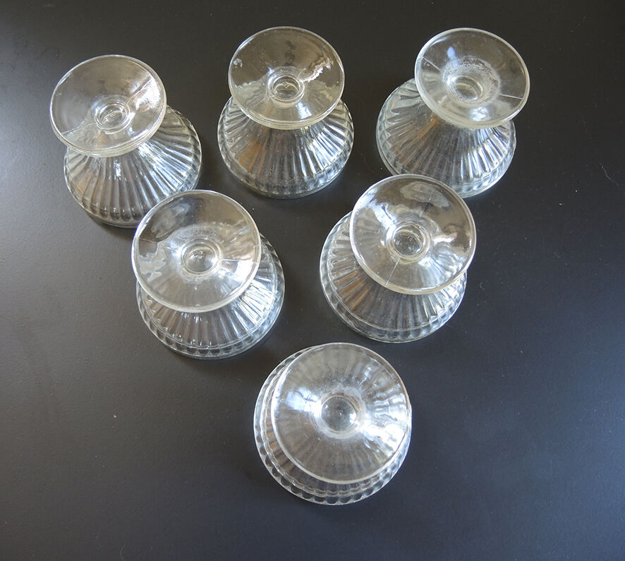6 old bistrot style glass cups in moulded glass