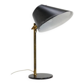 Lampe de table modèle 9227 par Paavo Tynell pour Idman, années 1950.