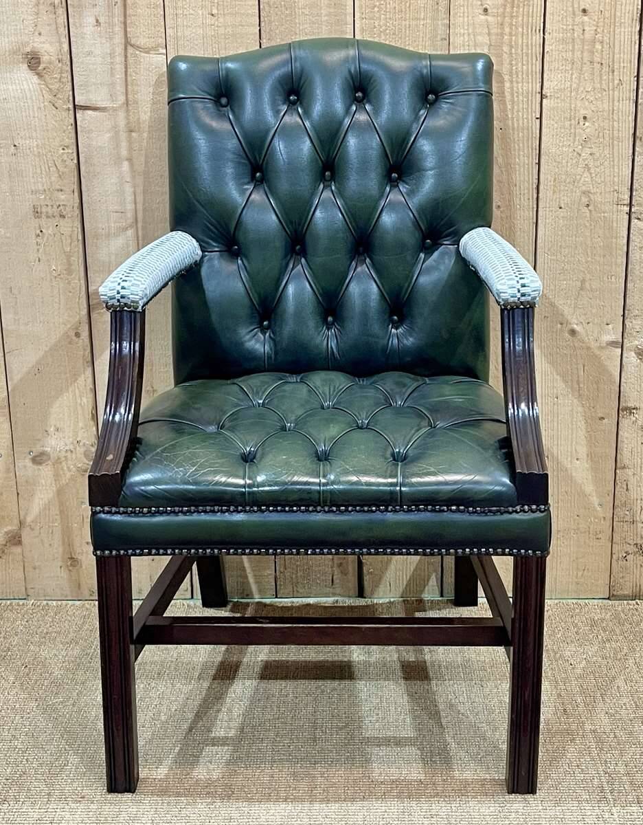 English Chesterfield armchair from the 70s