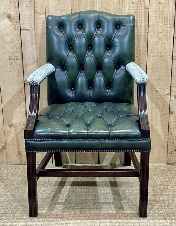 Fauteuil Chesterfield anglais des années 70