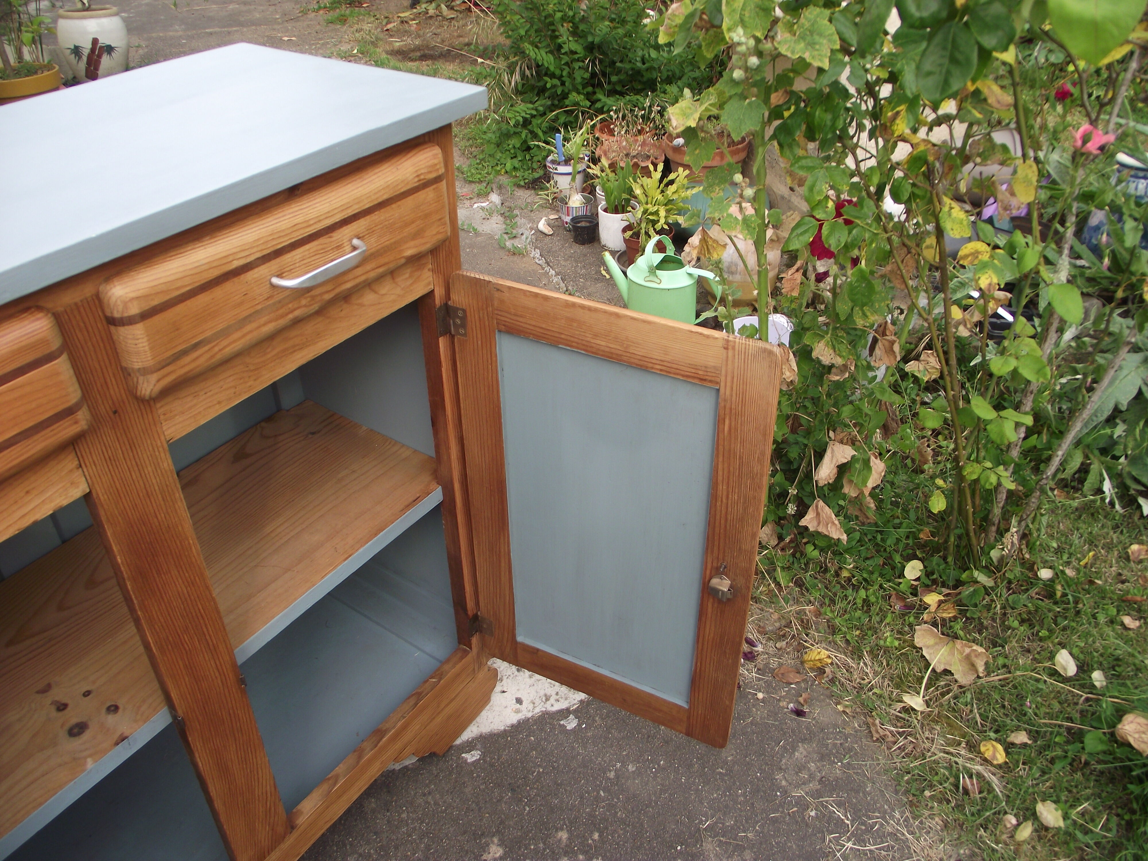 Parisian buffet of the 50s