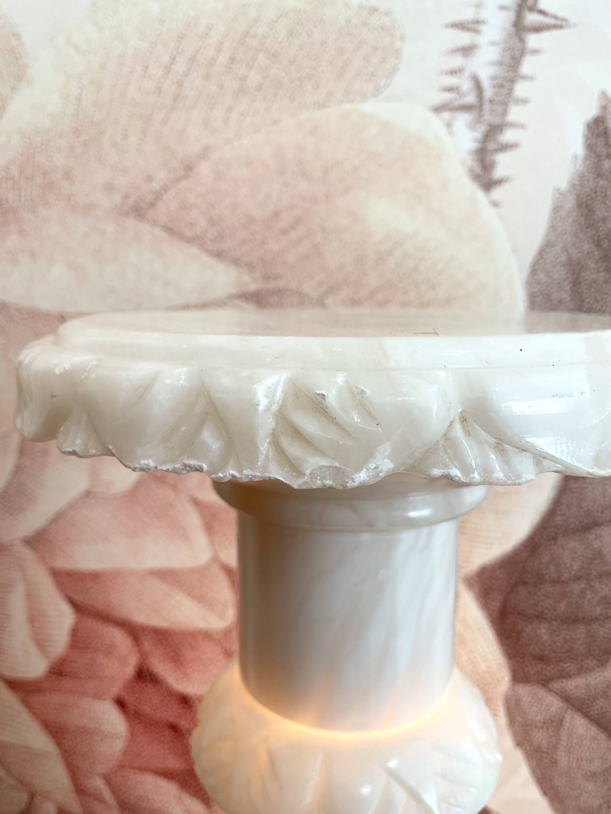 Lampe colonne en albâtre sculpté - années 1960/1970