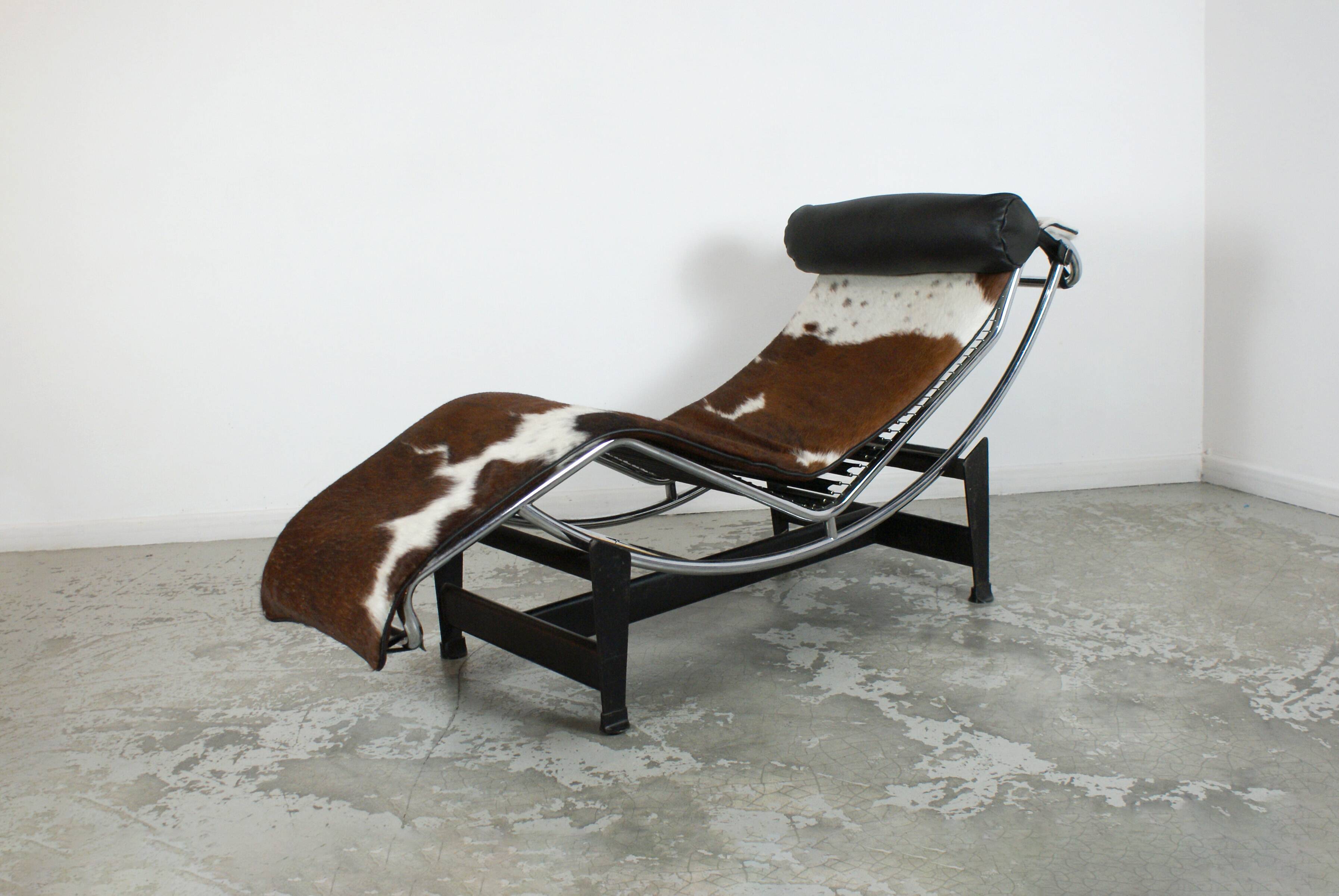 Chaise Longue LC4 by Le Corbusier, Pierre Jeanneret and Charlotte Perriand