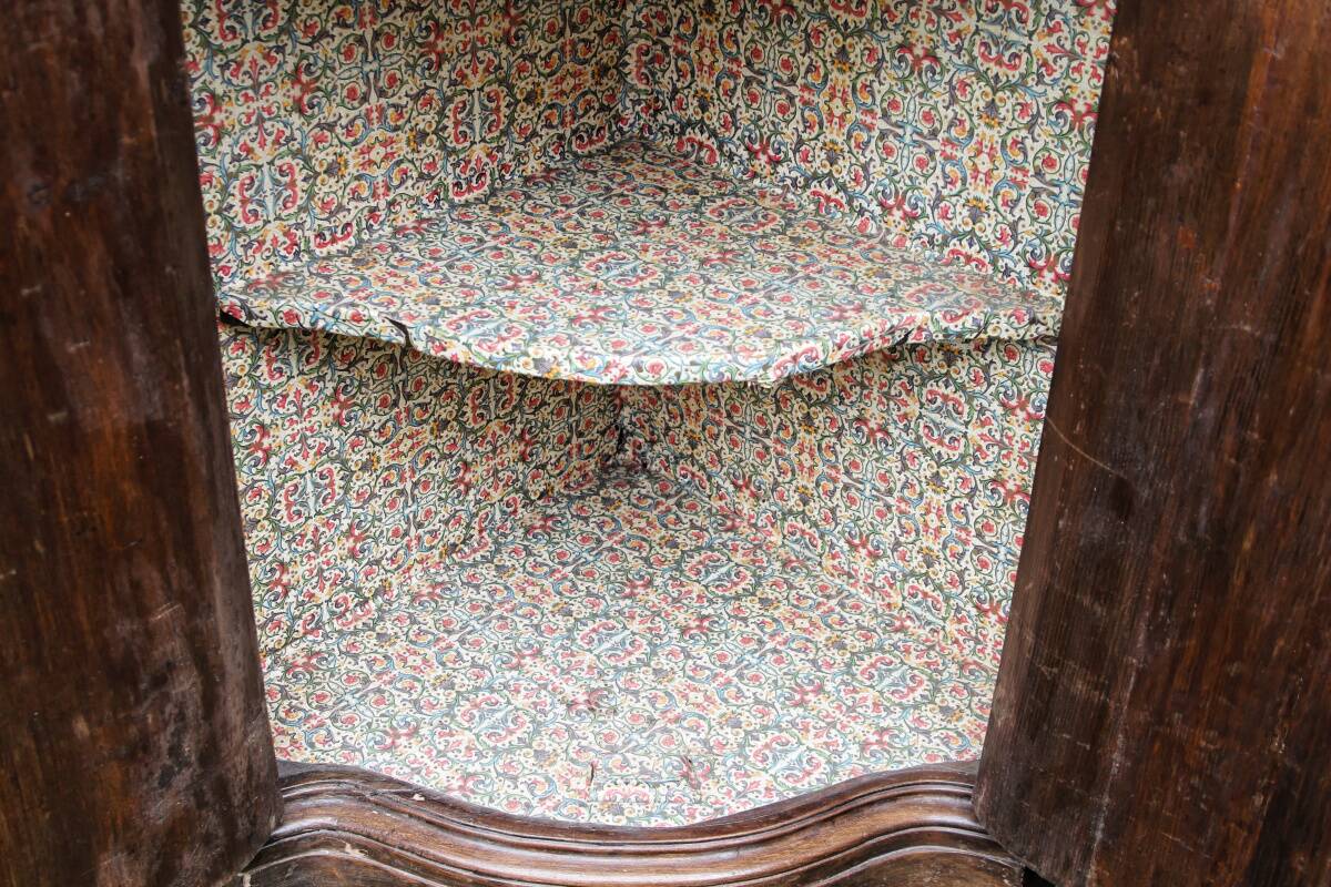 Paire d'encoignures galbées style Louis XV