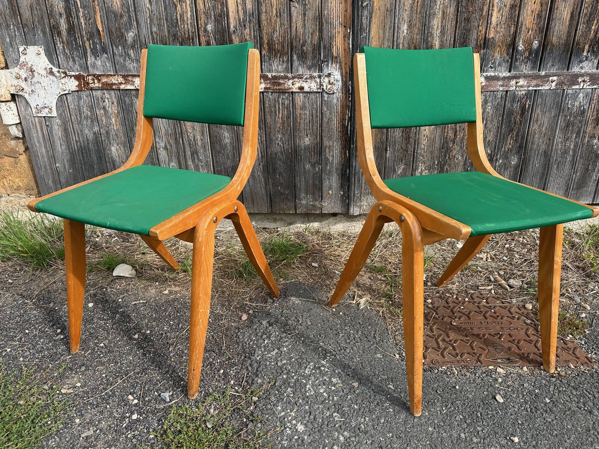 Deux chaises Boomerang