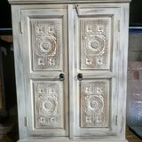 white chest of drawers