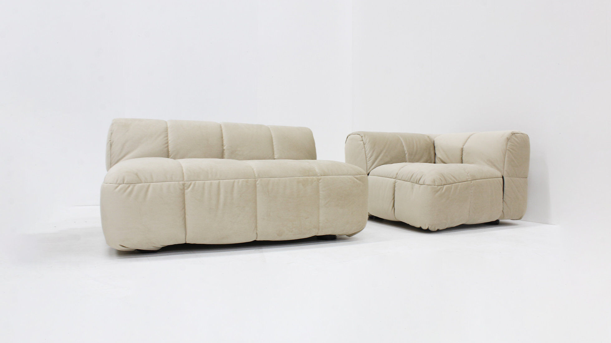 Vintage modular Arflex Strips sofa in beige velvet by Cini Boeri 1970s
