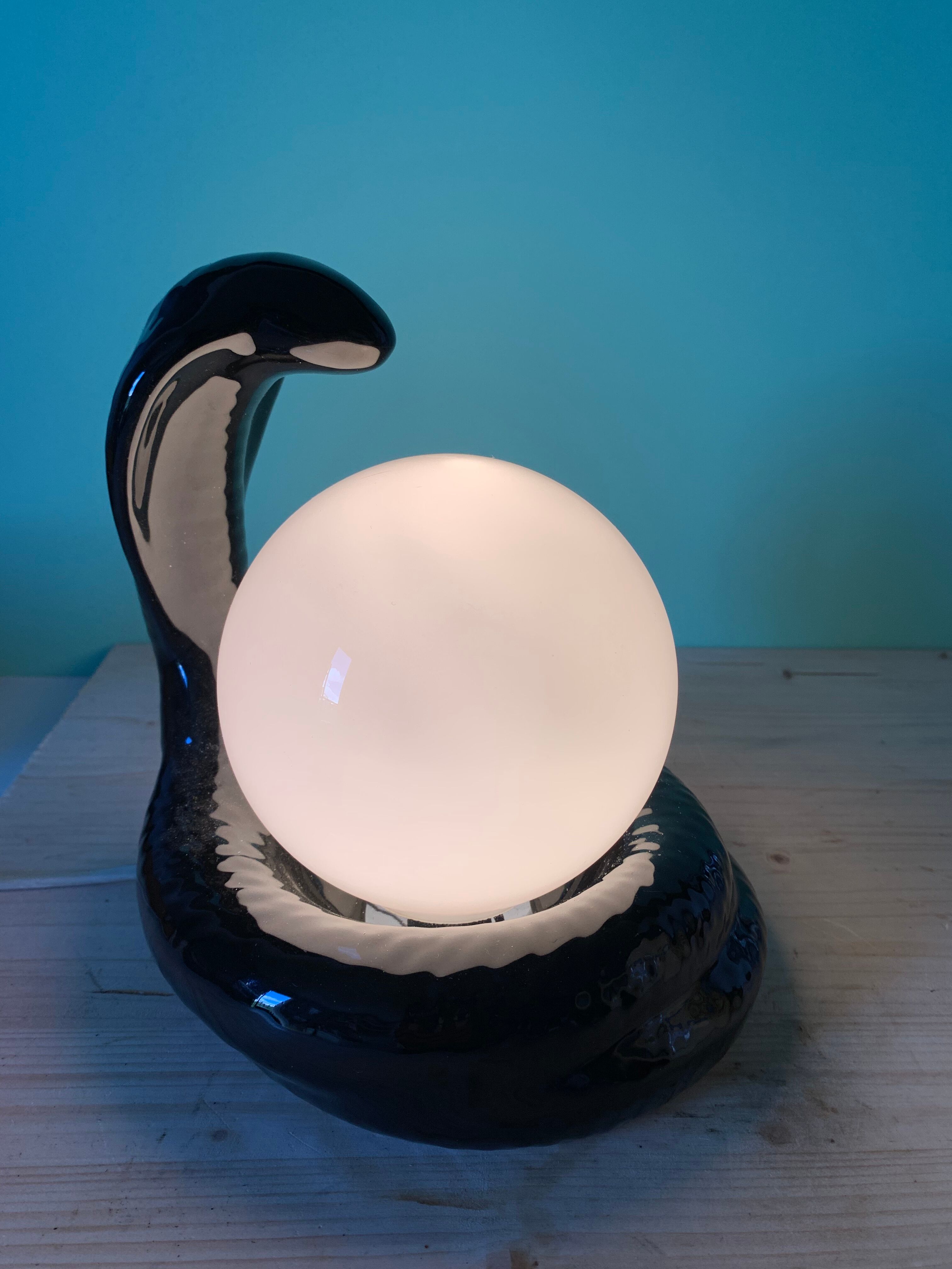 Cobra lamp