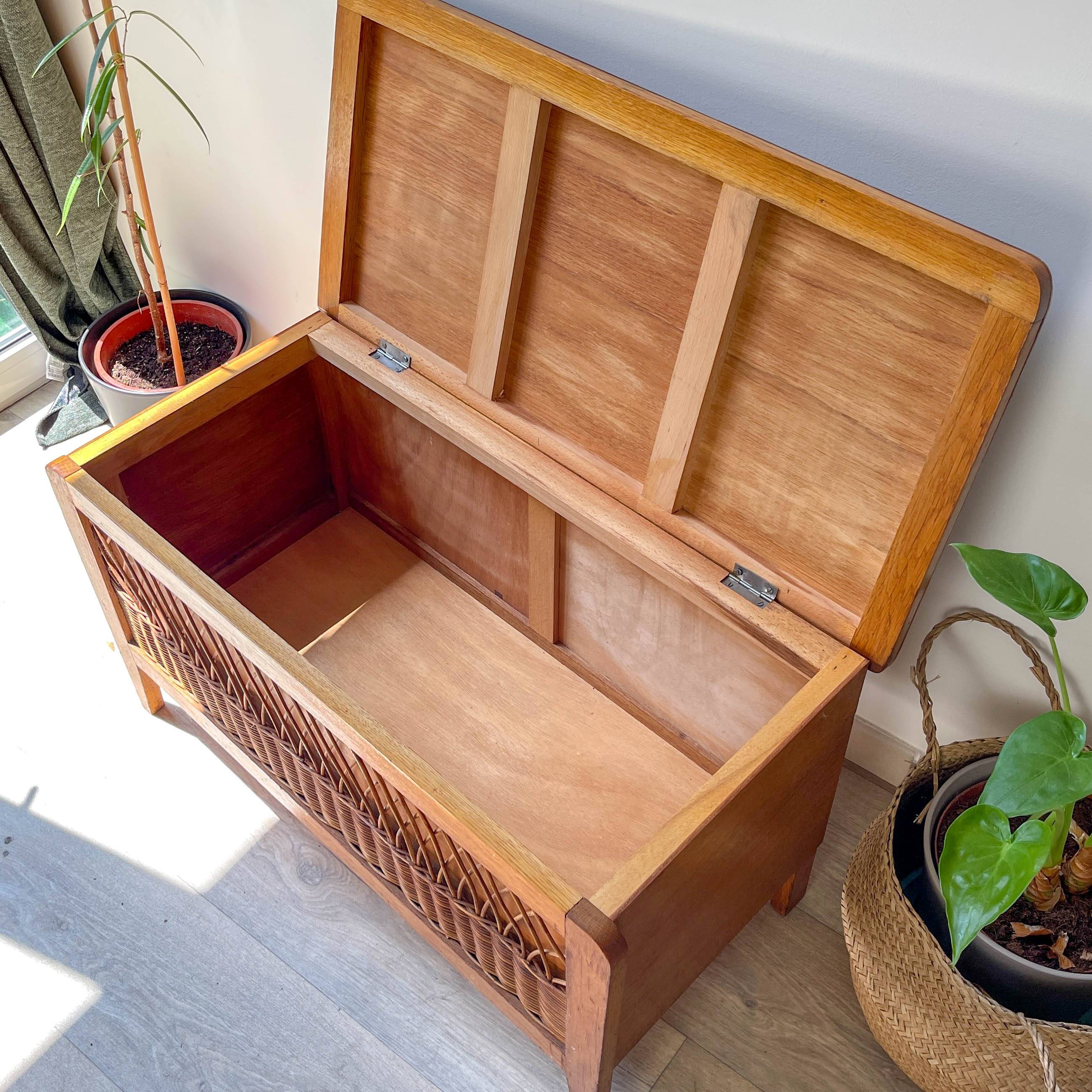 Vintage wooden and rattan storage bench – 1960s – Retro storage bench