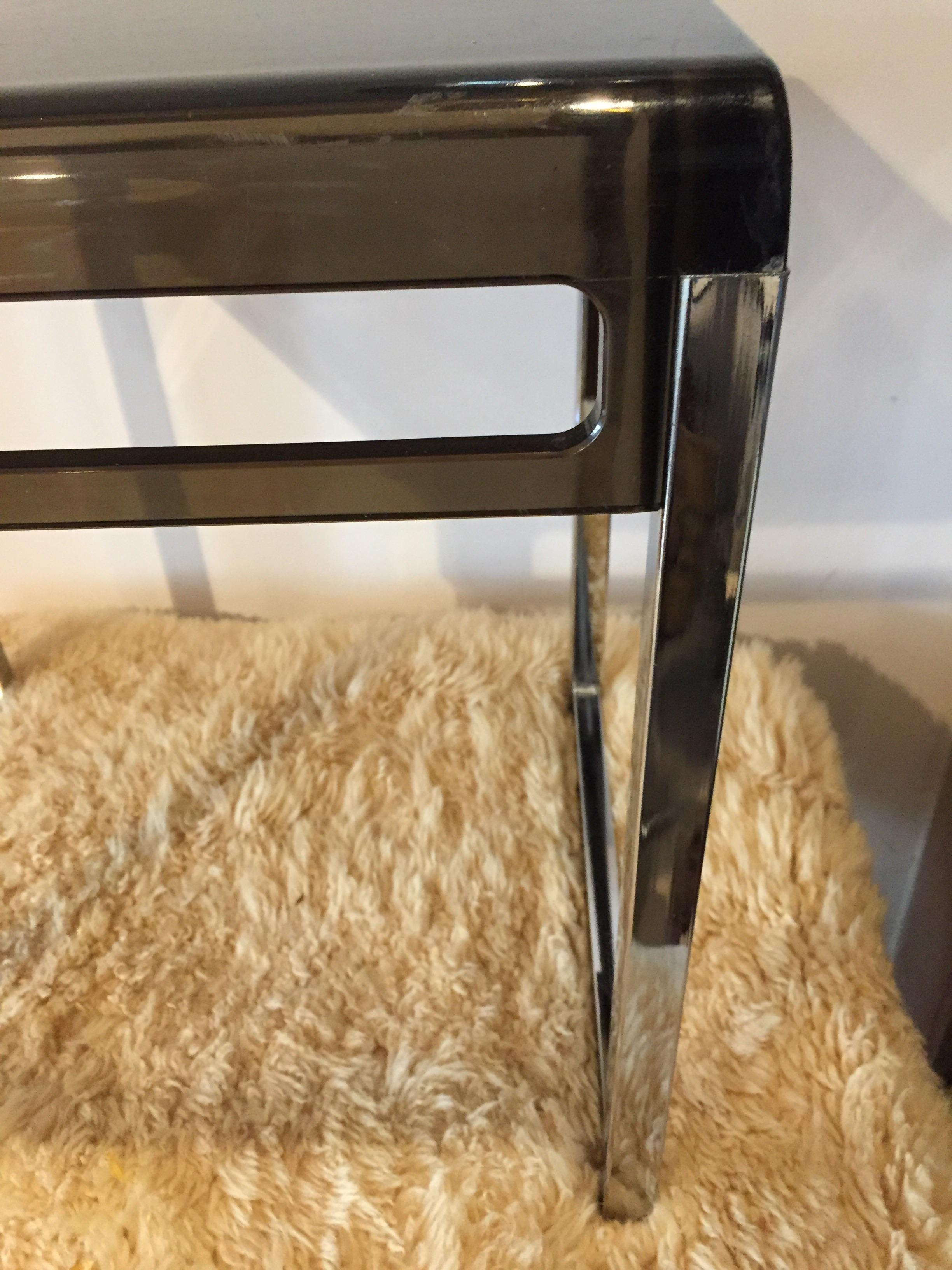 Small table in plexiglass