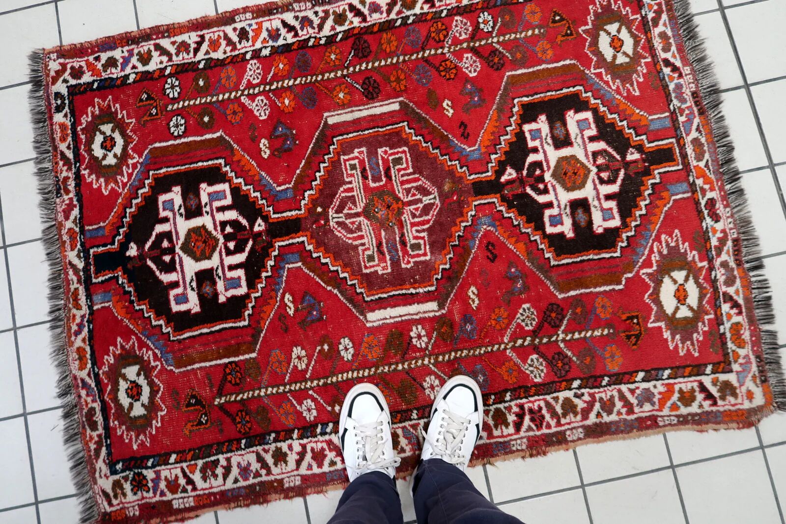 Vintage 1940s Persian Shiraz rug, tribal triple medallion, red field, 115cm x 156cm