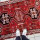 Tapis persan Shiraz vintage des années 1940, médaillon tribal triple, champ rouge, 115 cm x 156 cm