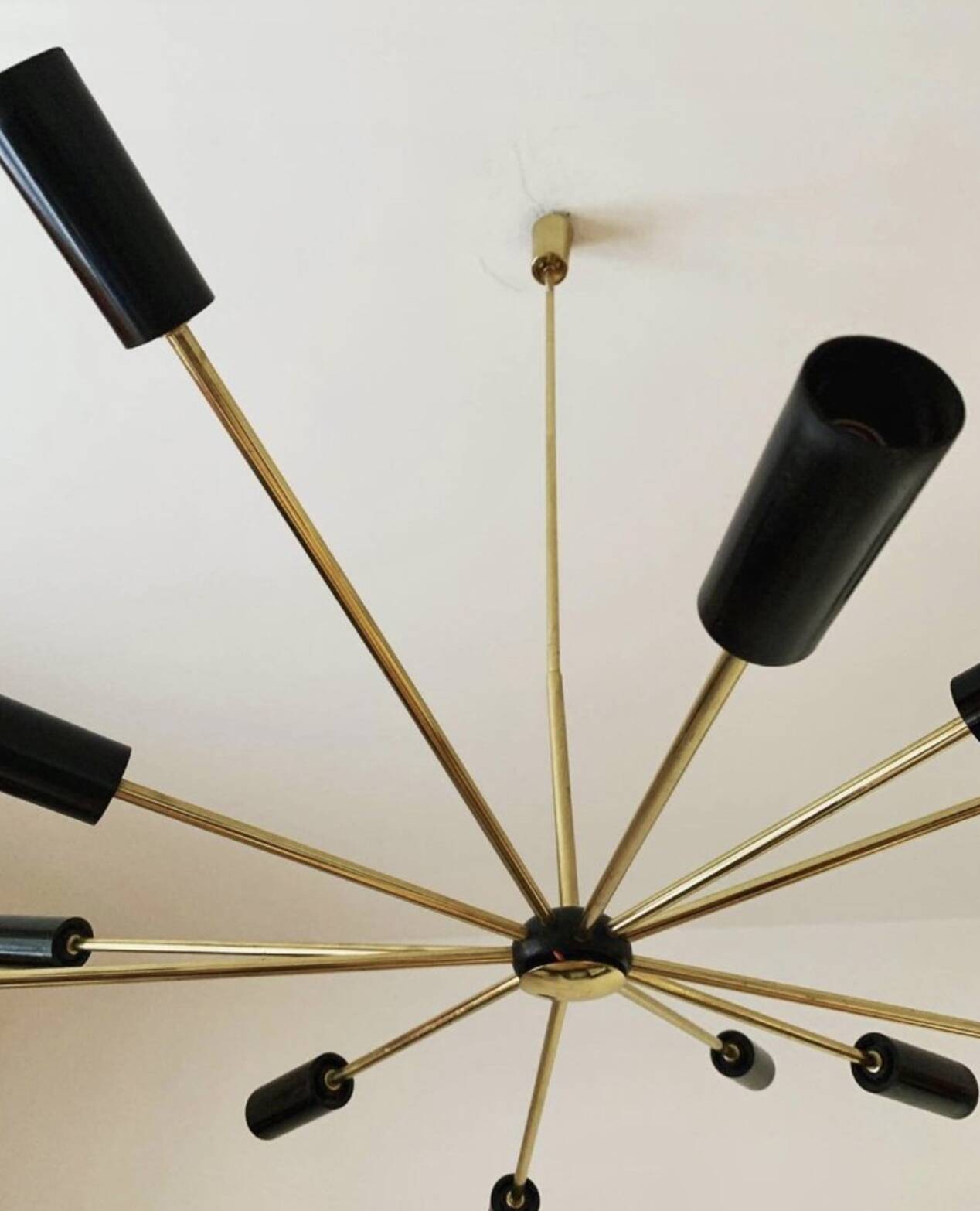 Lampadario Sputnik in ottone – 10 punti luce, Italia, anni ’60 – Originale