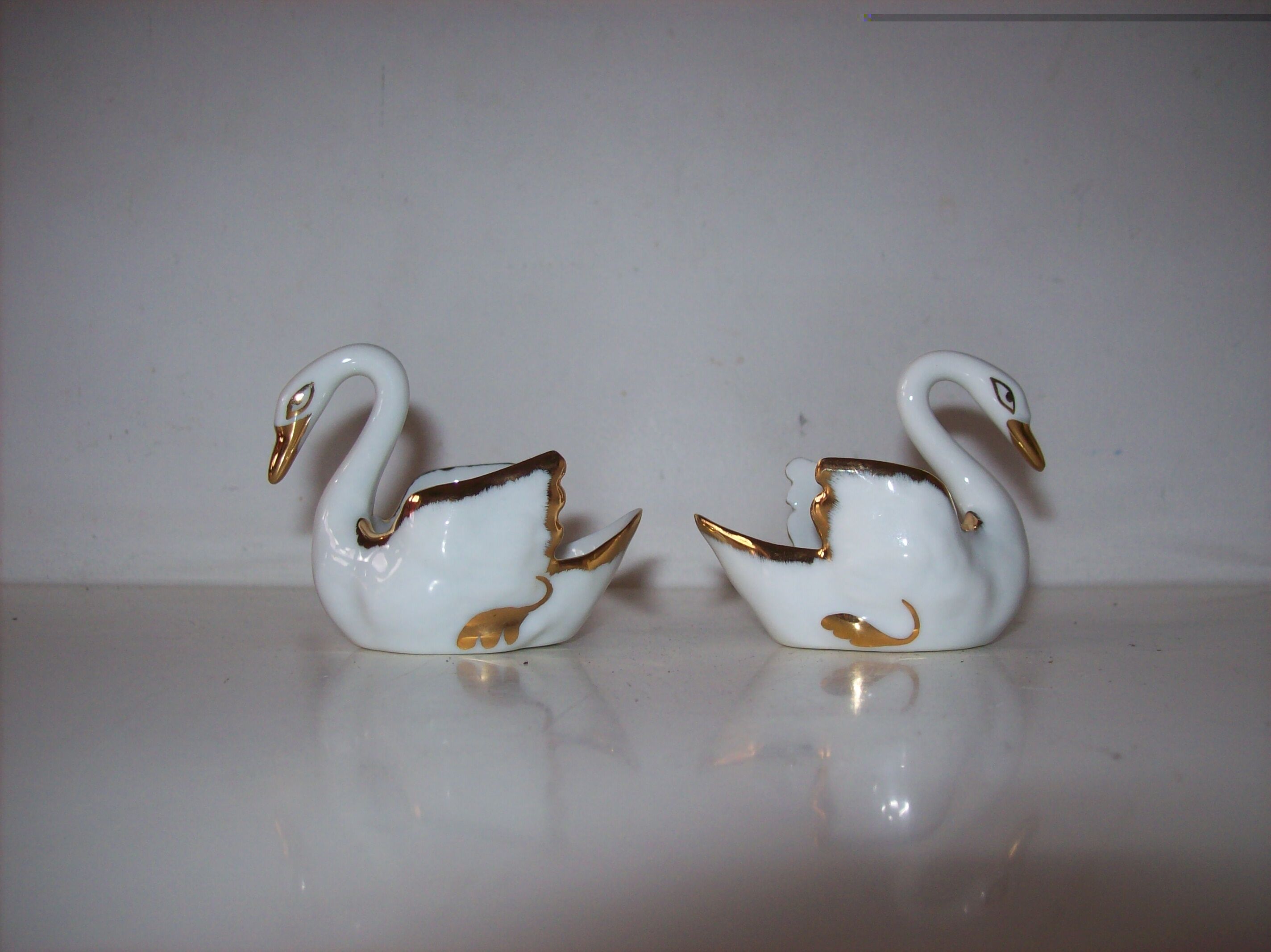 Swans salt and pepper