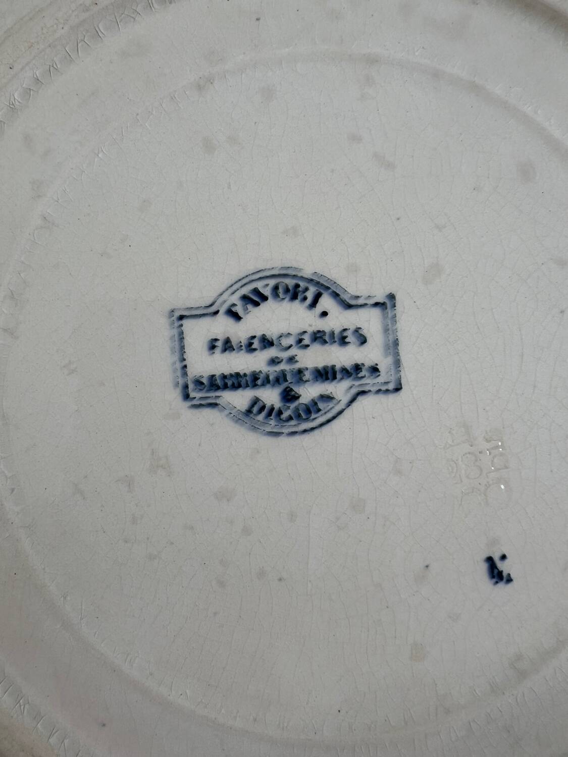 Set of two ironstone plates Sarreguemines Digoin favourite