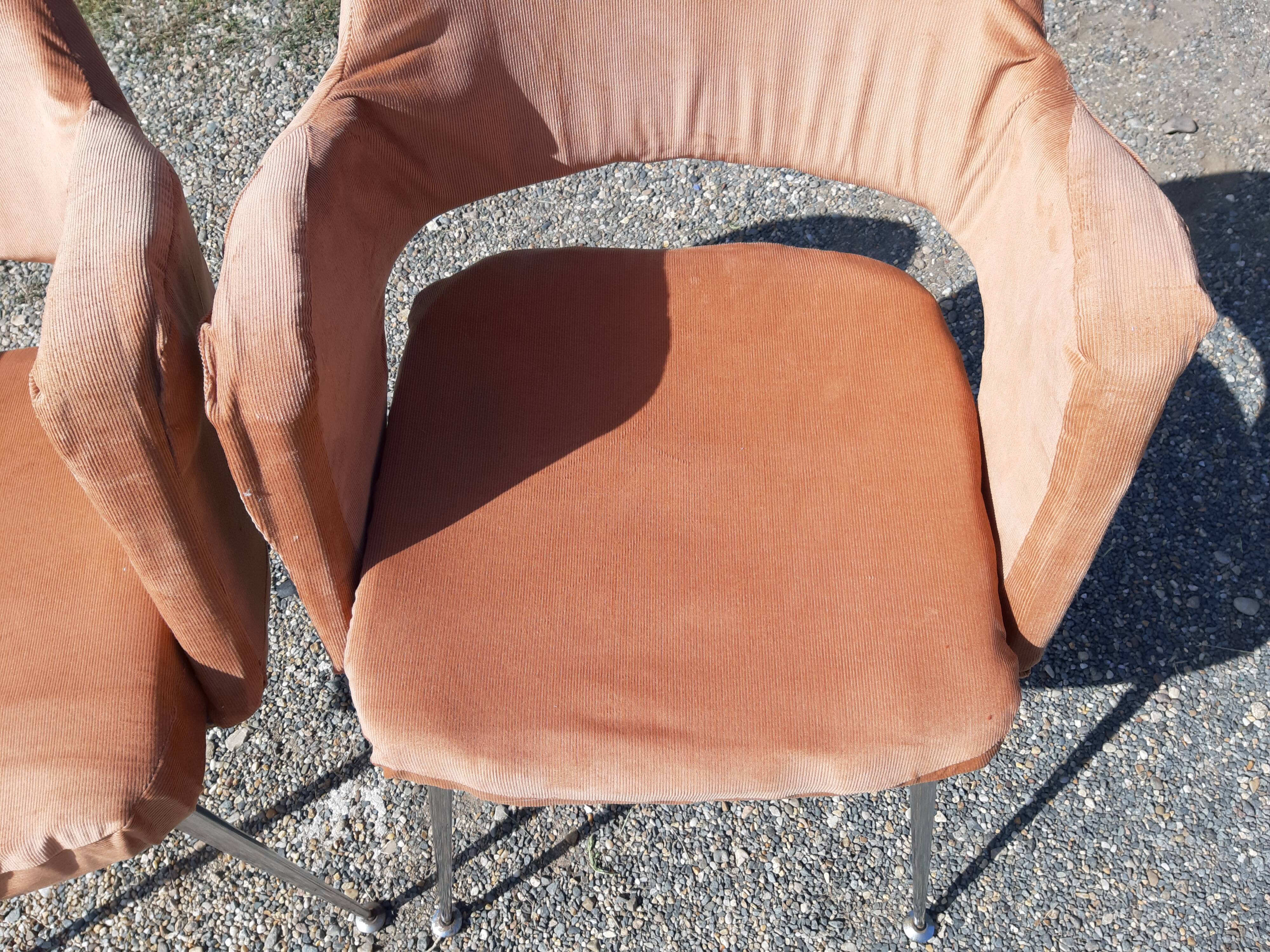 Pair of vintage armchairs of the 70s chrome and salmon fabrics