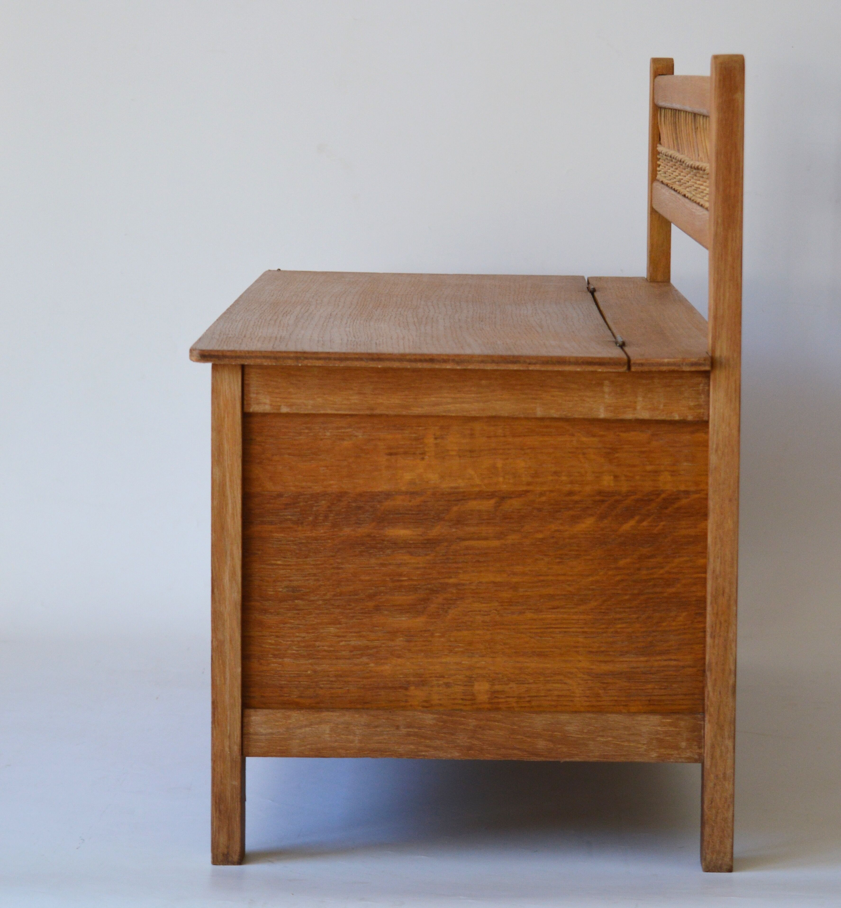 Rattan chest bench