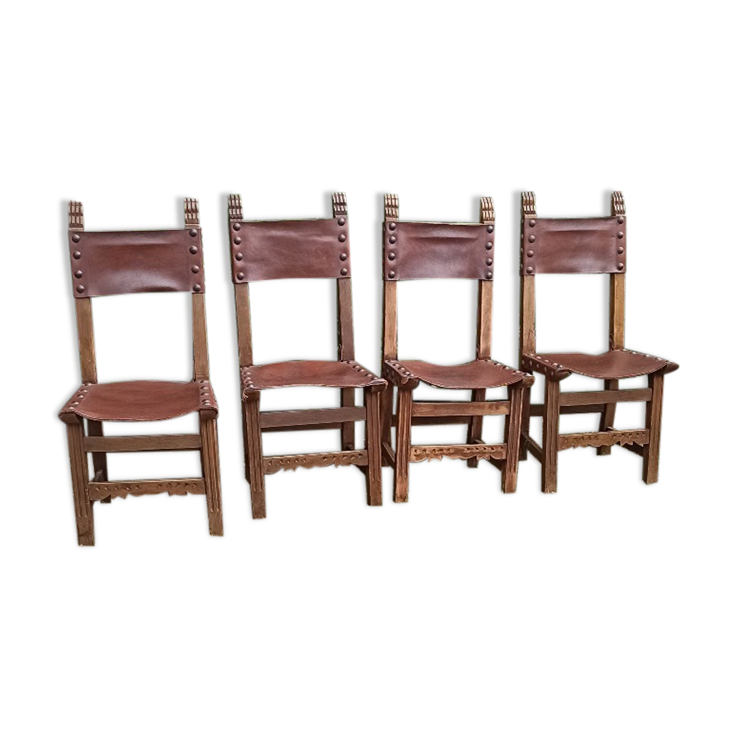 Lot 4 chaises espagnoles en cuir et bois
