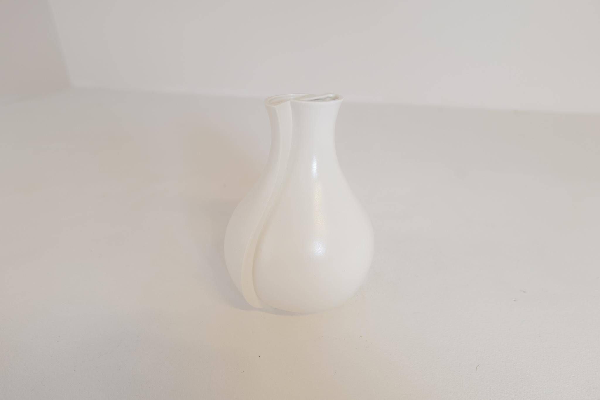 Mid-century modern ceramic vase "Surrea" by Wilhelm Kåge, Gustavsberg, Sweden, 1950s.