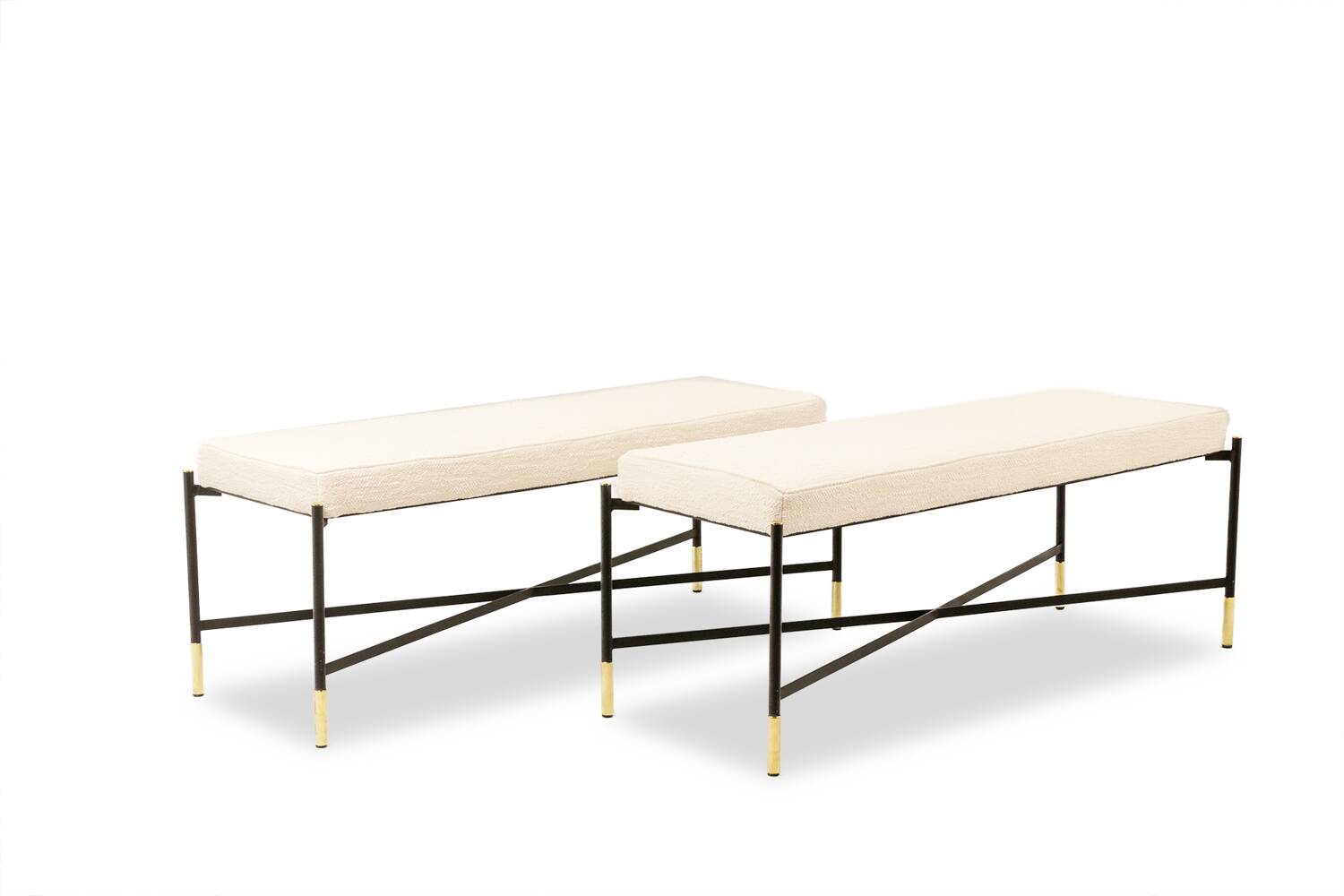 Pair of white benches, in lacquered and gilded metal. 2000s.
