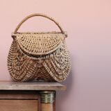 Vintage wicker bag with handle