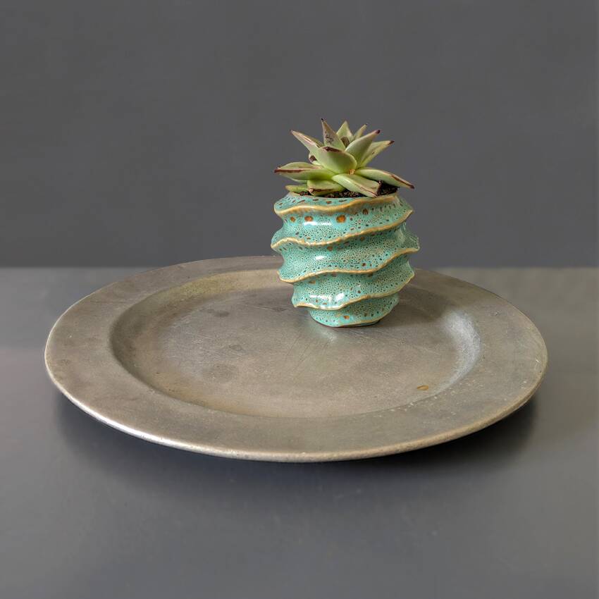 Vintage round brushed pewter tray D37cm