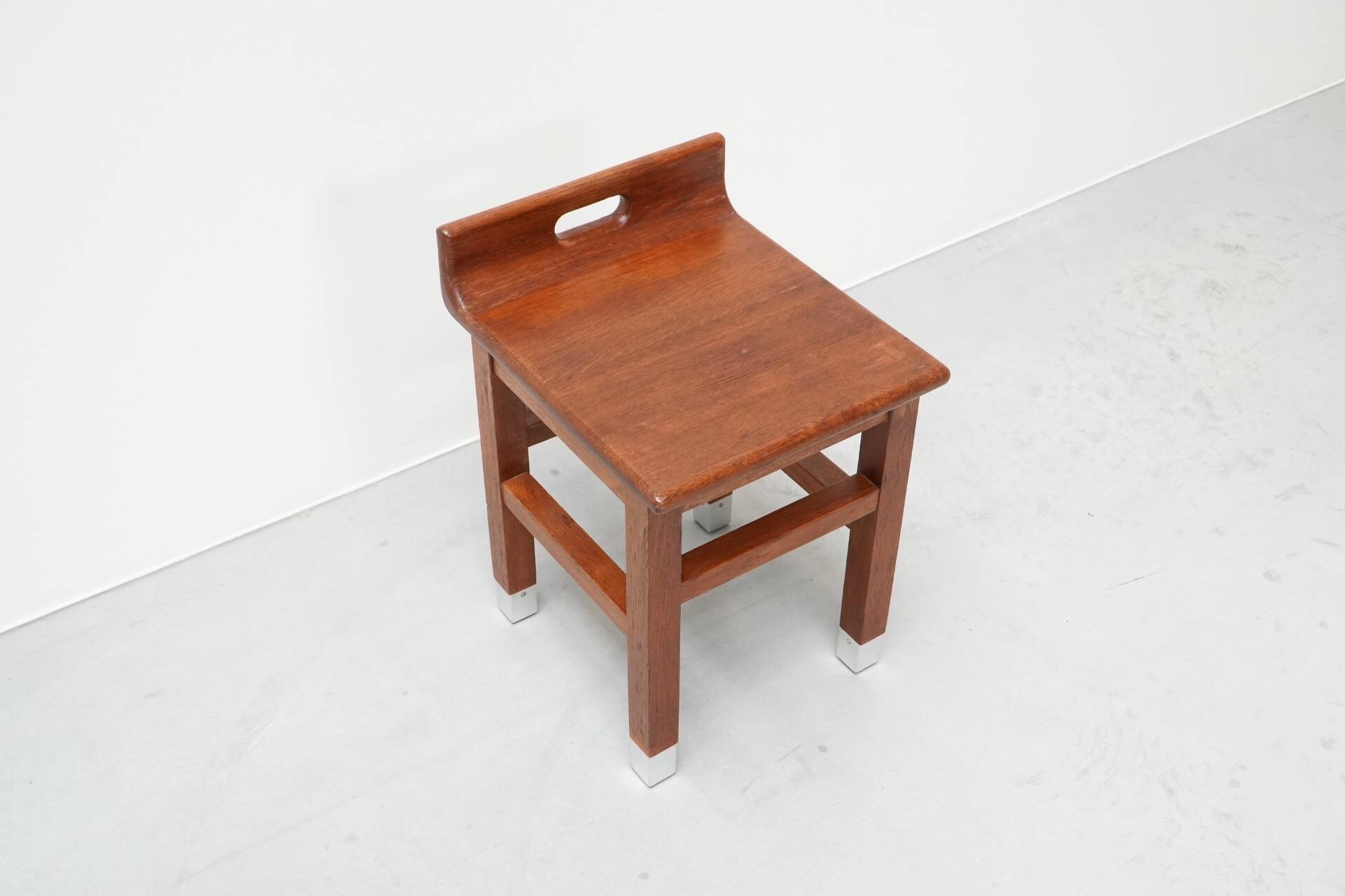 Gaston Eysselinck, Oak Stool for the PTT Building