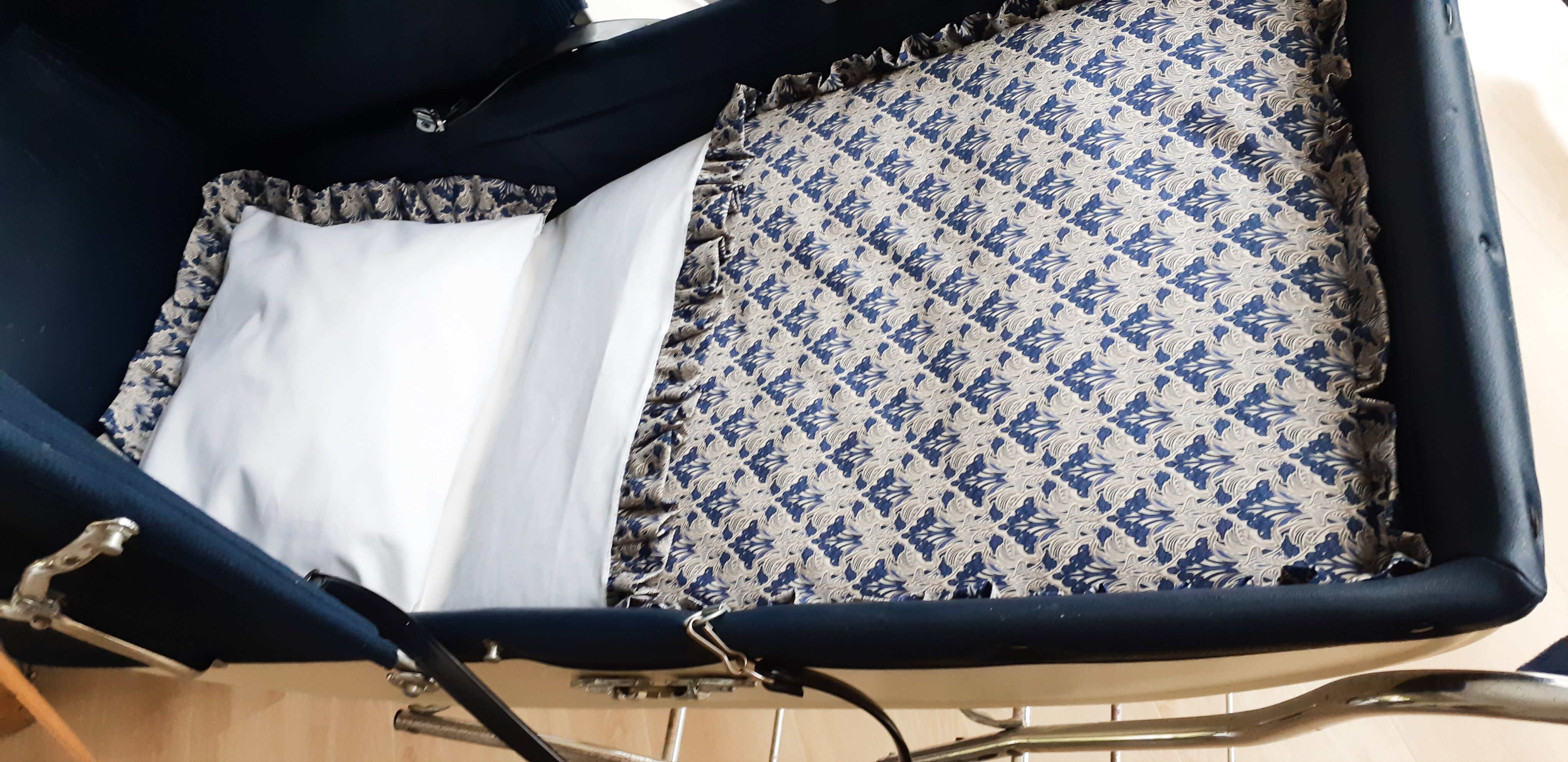 English style Silver Cross pram