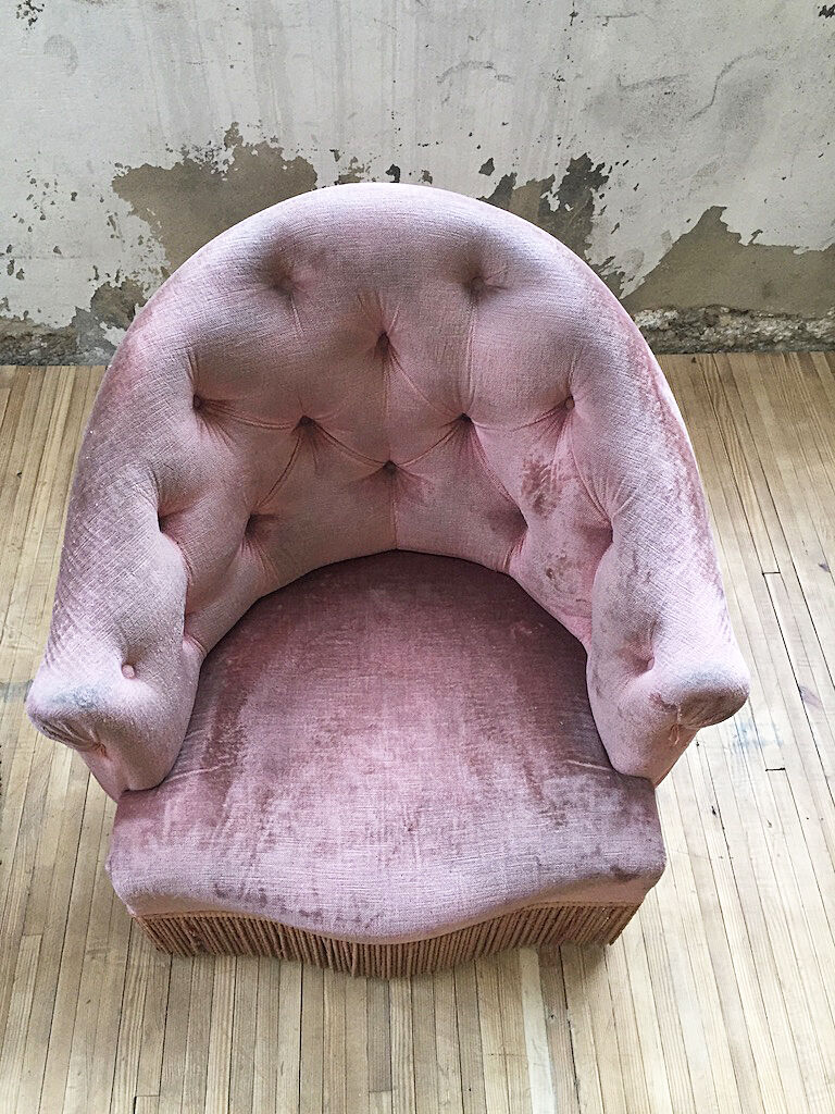 Armchairs pink captionne toad