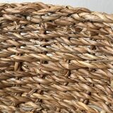 Woven basket basket.