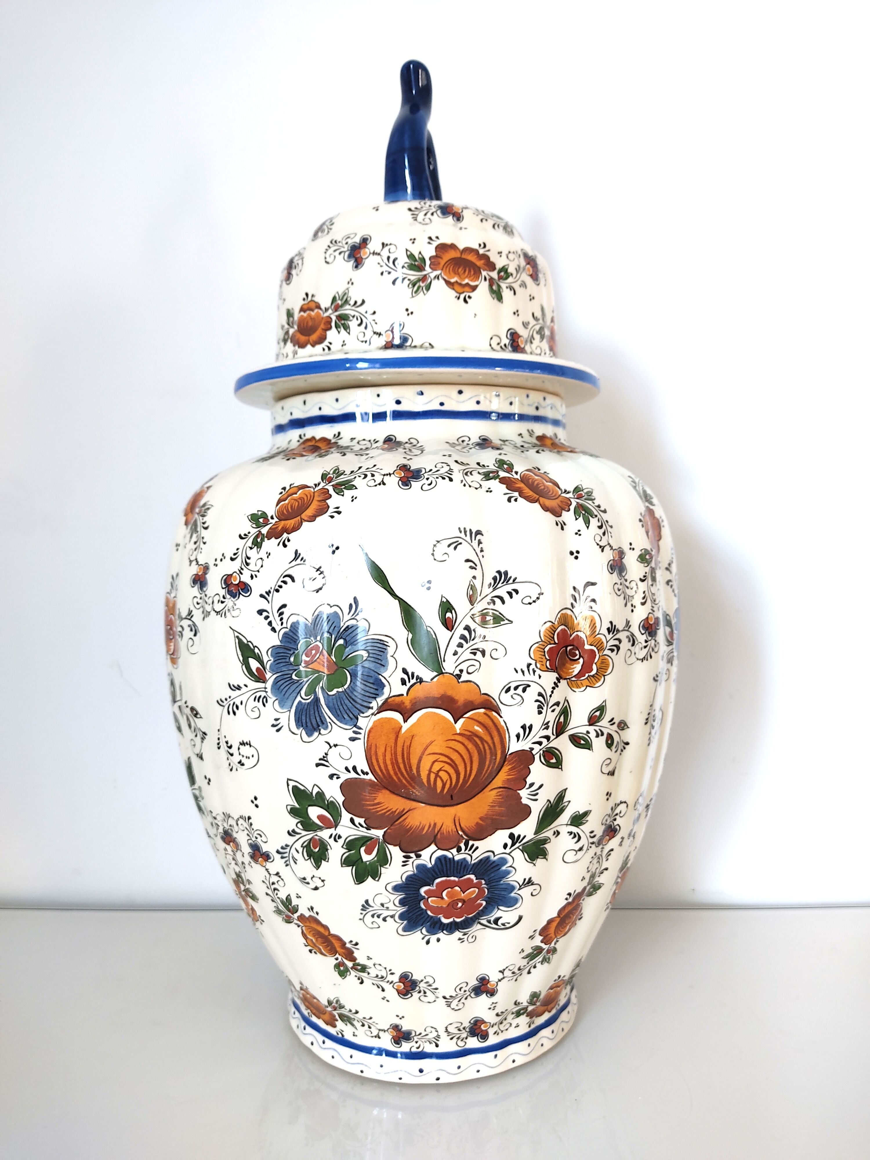 Vase potiche fleurie faïence Hubert Bequet