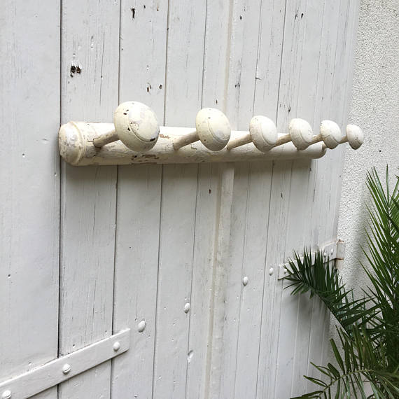 Straw yellow vintage peg