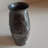 Art deco vase in tin