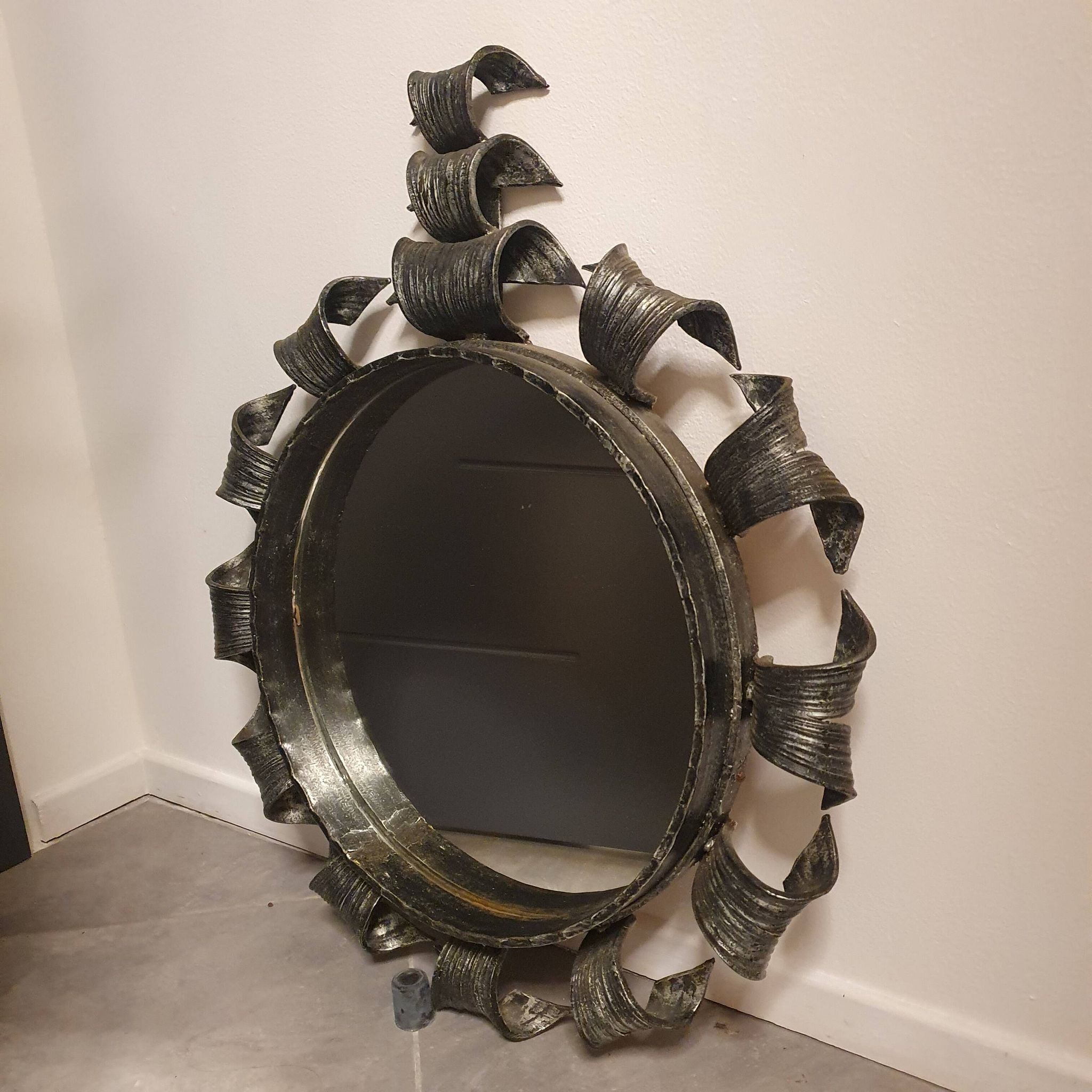 Miroir brutaliste en fer forgé Espagne 1950