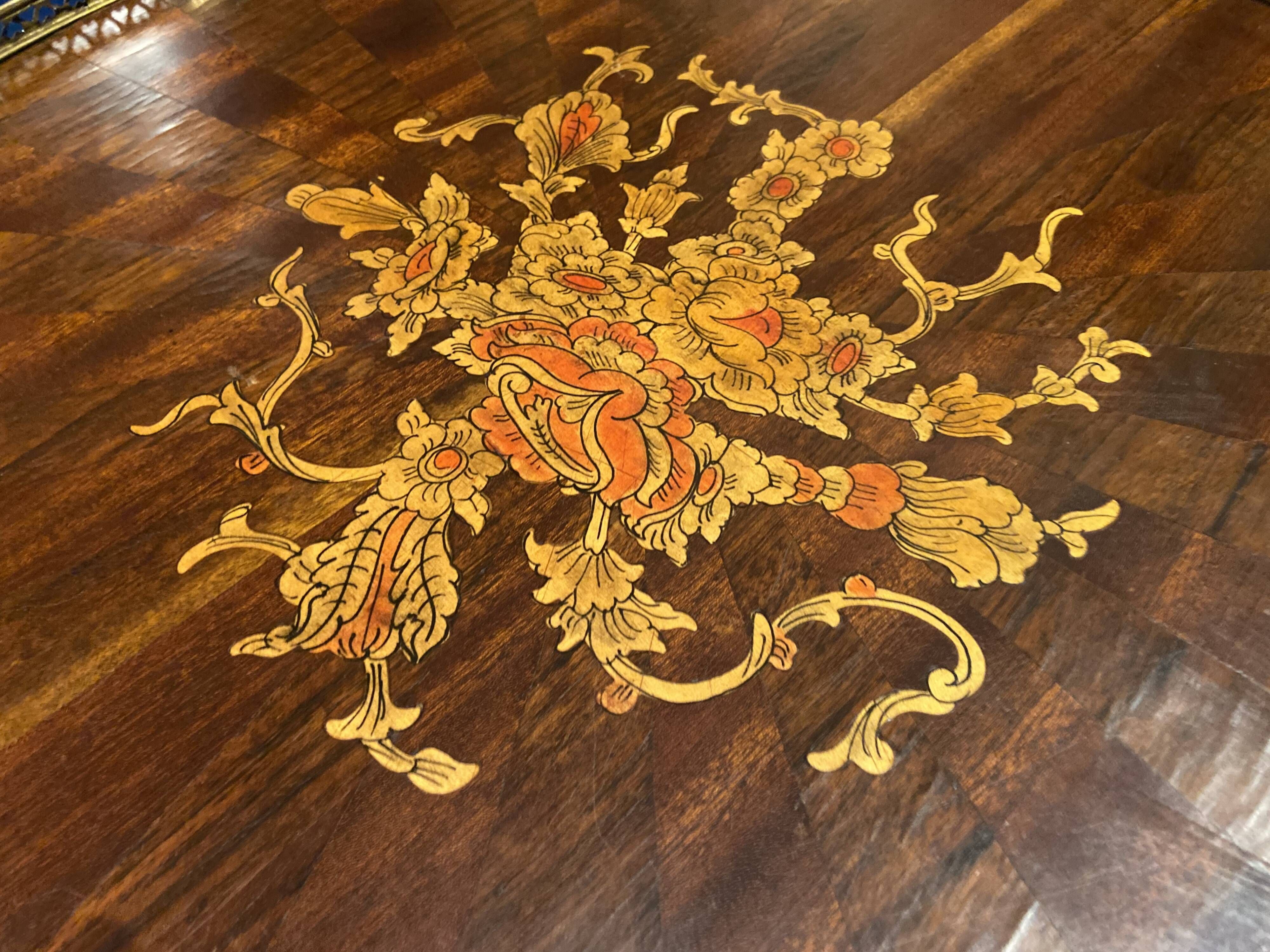 Bouillotte table pedestal table with marquetry decoration and bronze ornaments in the Louis style
