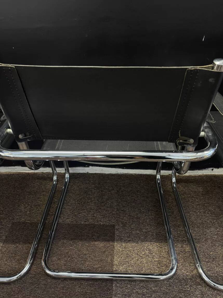 Set of 4 Armchairs in the style of Marcel Breuer – sled base