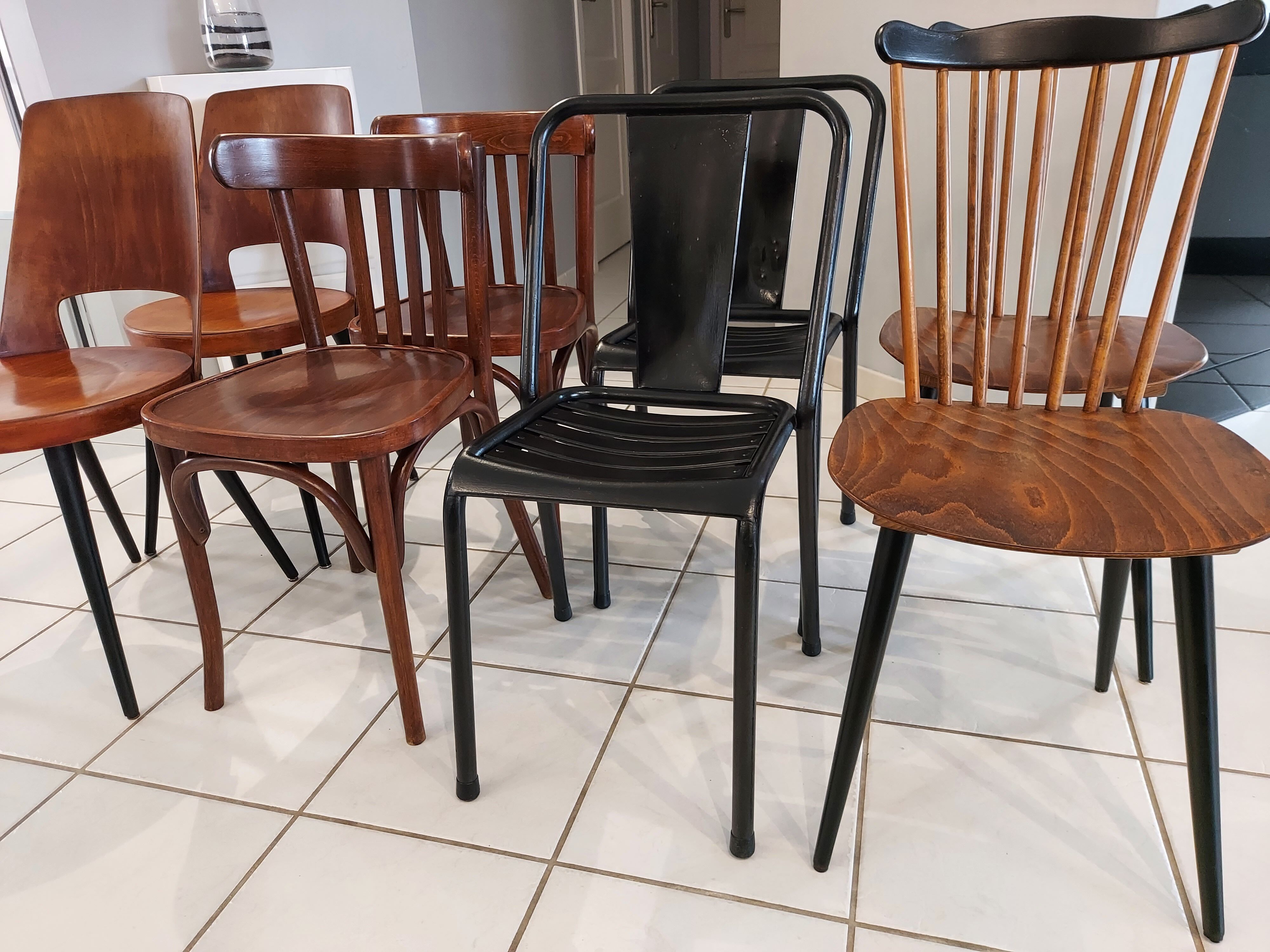 Suite de 8 chaises de bistrot dépareillées Baumann mondor ,tolix  vintage années 1960
