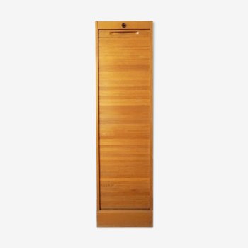 Curtain with wooden shelves Cabinet