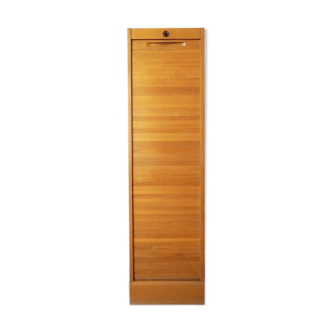 Curtain with wooden shelves Cabinet