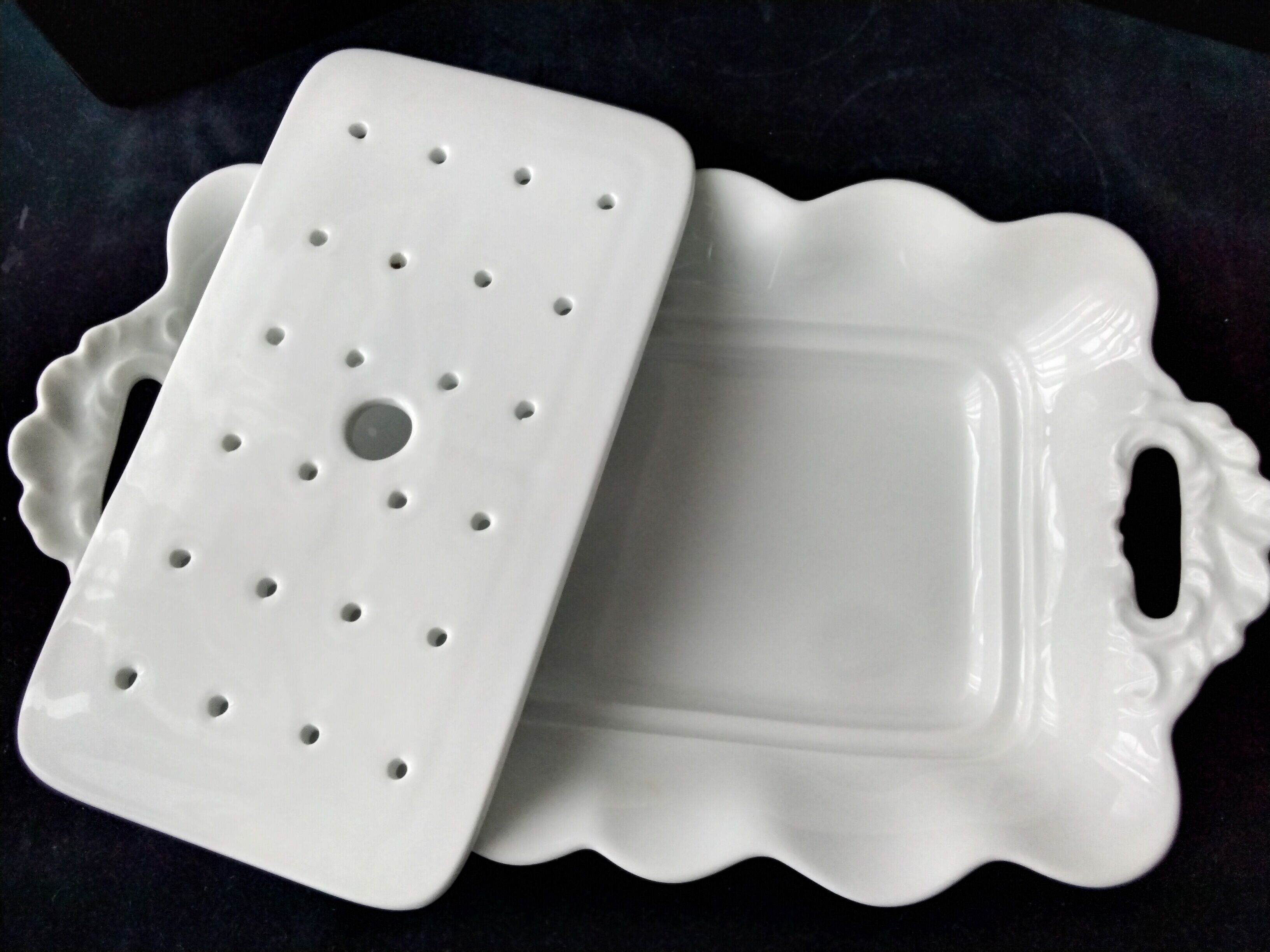 Porcelain asparagus dish from Limoges