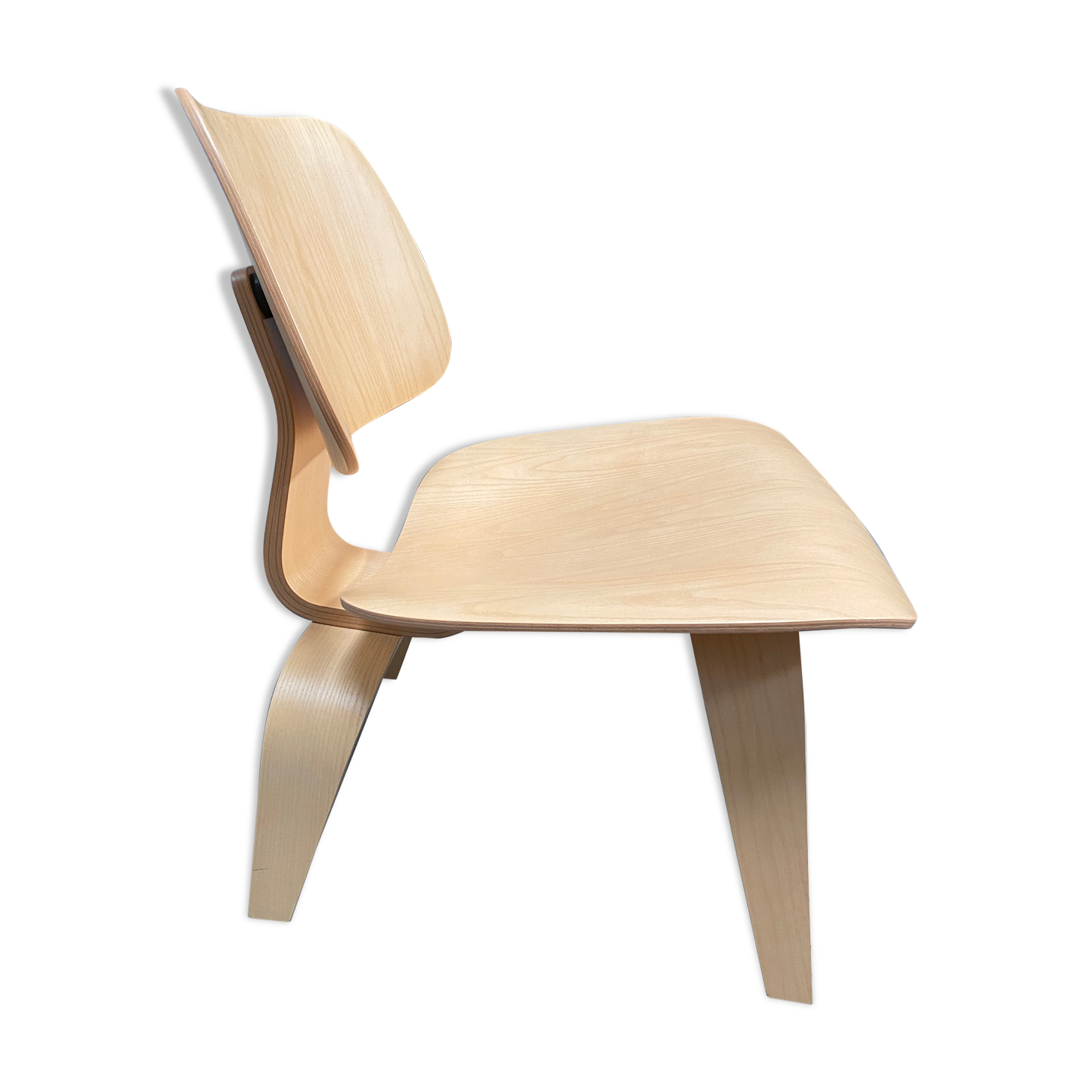 Plywood Group LCW armchair by Charles & Ray Eames natural ash 1945/1947