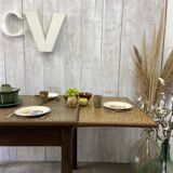 Extendable farm table